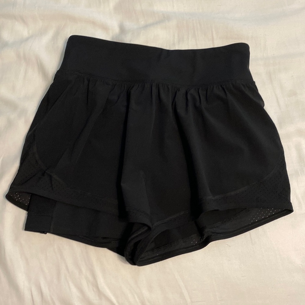 Slenderizing Spanx black shorts with built in spandex size large